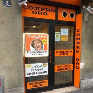 compro oro trieste, vetrina
